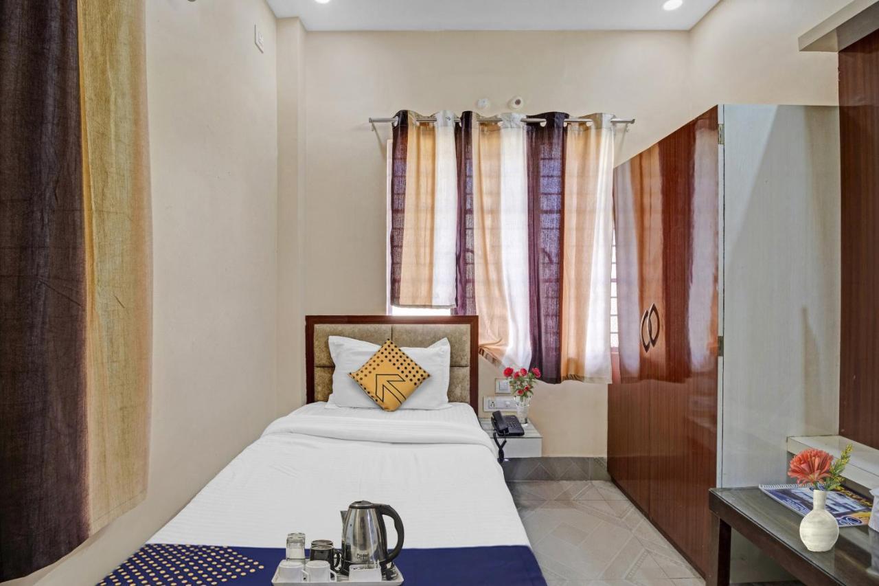 Spot On Hotel Stay In Koch Bihār Екстериор снимка
